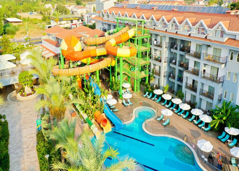 Crystal Aura Beach Resort And Spa / Crystal Aura Beach Resort And Spa
