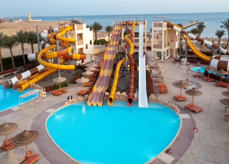 El Karma Aqua Beach Resort / El Karma Aqua Beach Resort