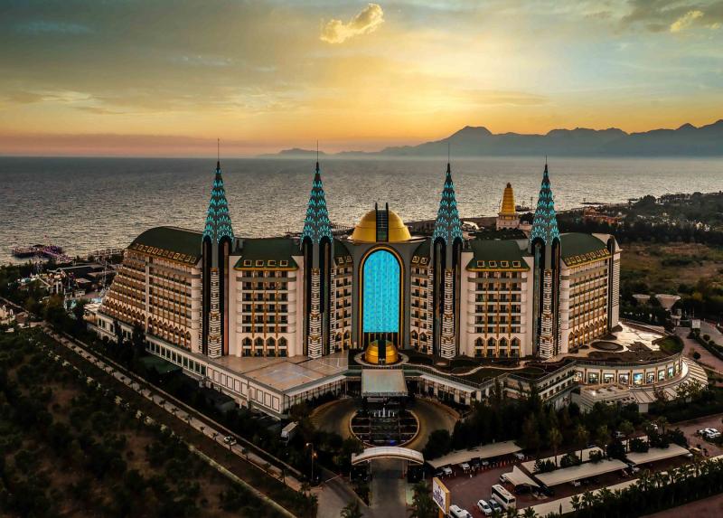 DELPHIN IMPERIAL RESORT HOTEL