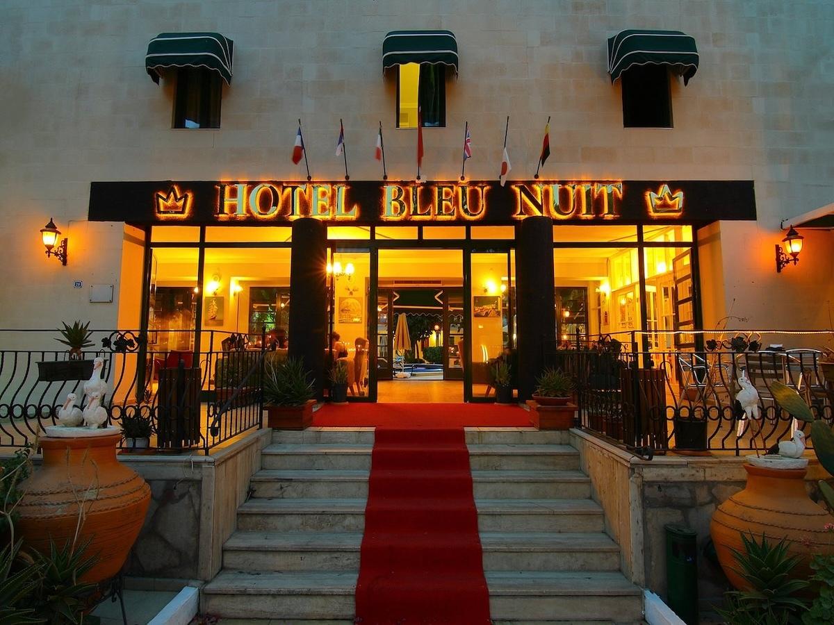 Bleu Nuit Hotel / Bleu Nuit Hotel