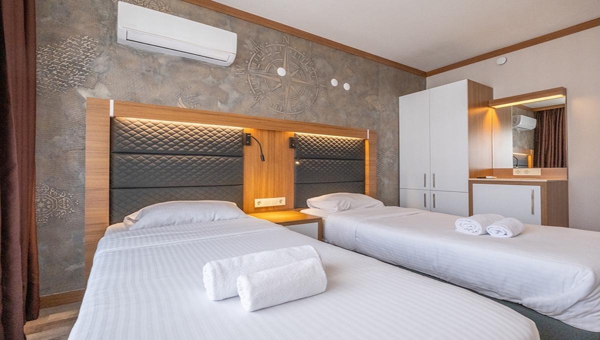 Sunday Beach / Sunday Beach