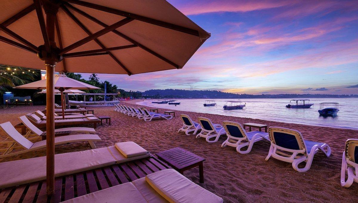 Araliya Beach / Araliya Beach