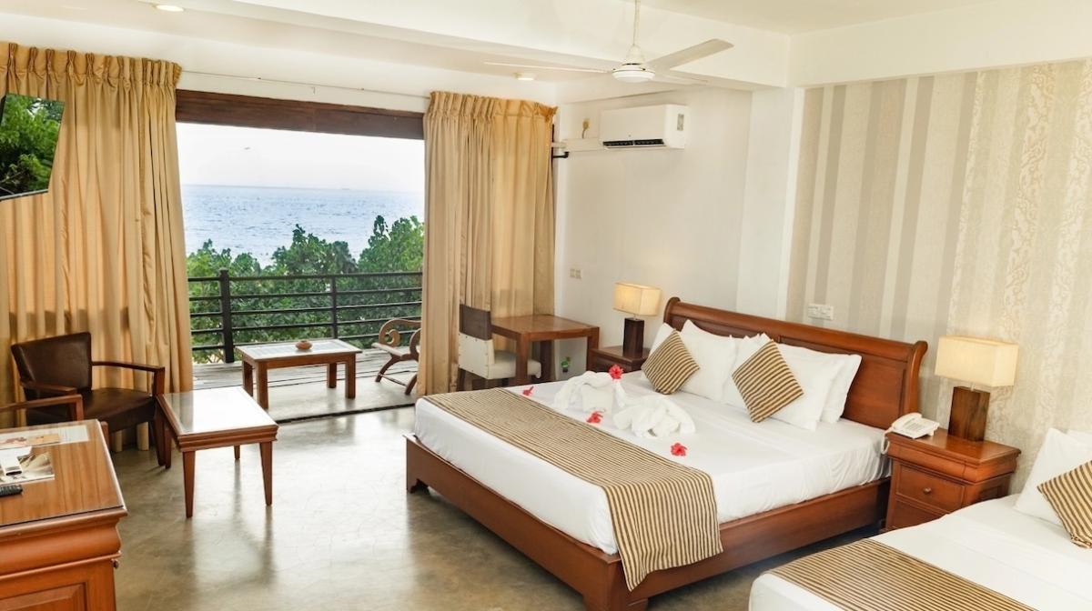 Paradise Beach Club / Paradise Beach Club