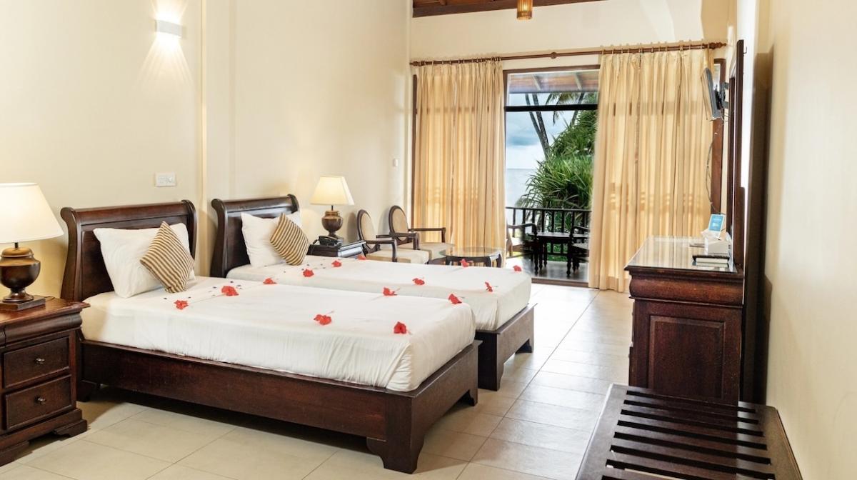 Paradise Beach Club / Paradise Beach Club