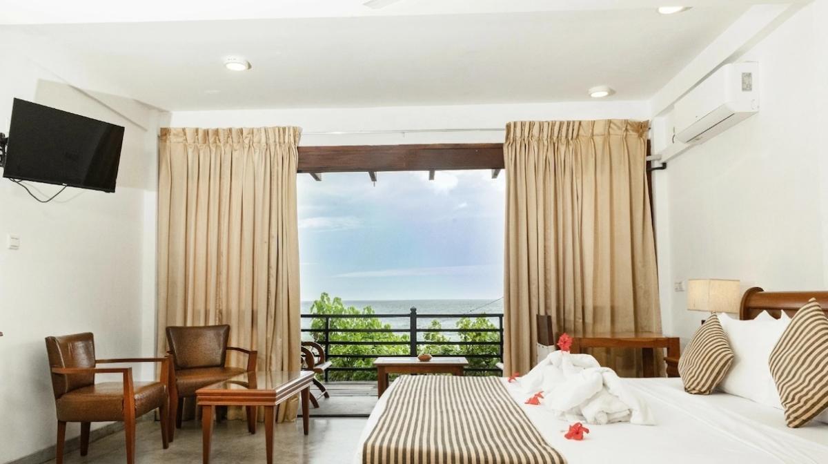 Paradise Beach Club / Paradise Beach Club