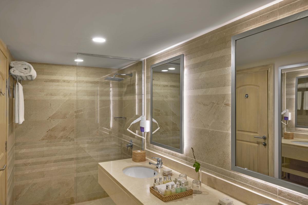 Jaz Costa Mares / Jaz Costa Mares