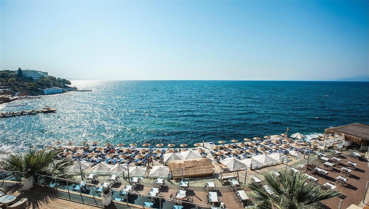 Charisma Deluxe Hotel / Charisma Deluxe Hotel