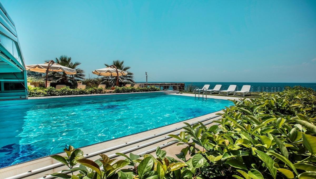 Charisma Deluxe Hotel / Charisma Deluxe Hotel