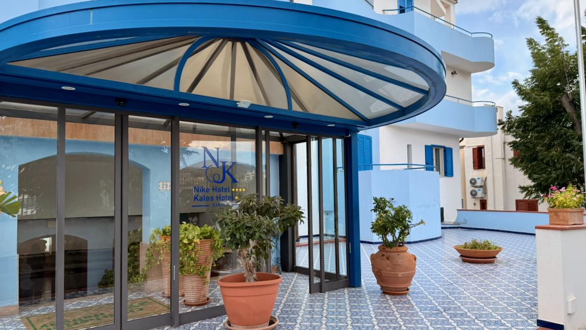 Hotel Nike / Hotel Nike