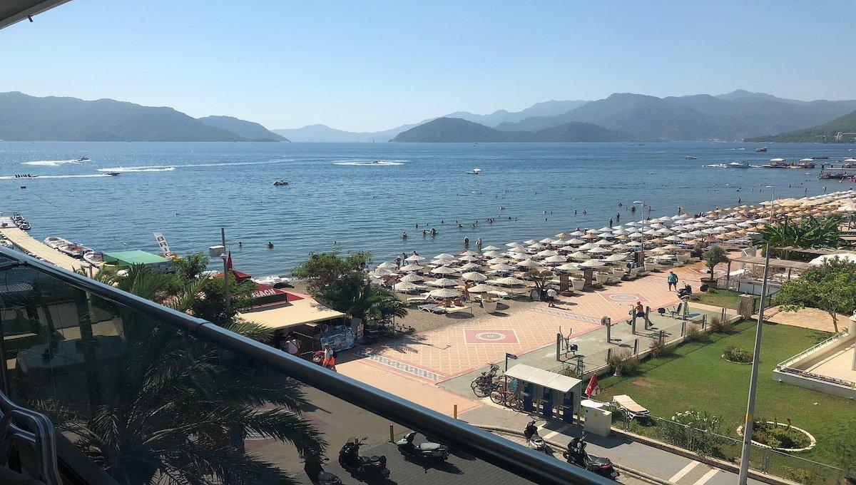 Aurasia Beach Hotel / Aurasia Beach Hotel