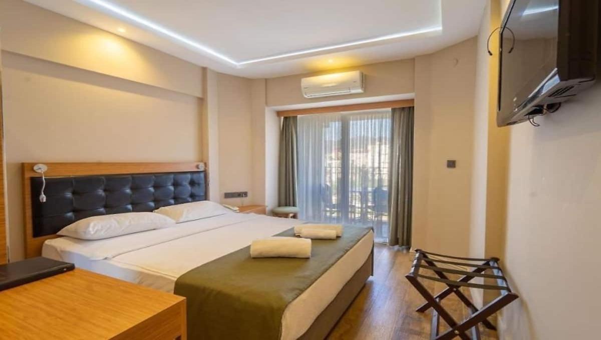 Aurasia Sea Side Hotel / Aurasia Sea Side Hotel