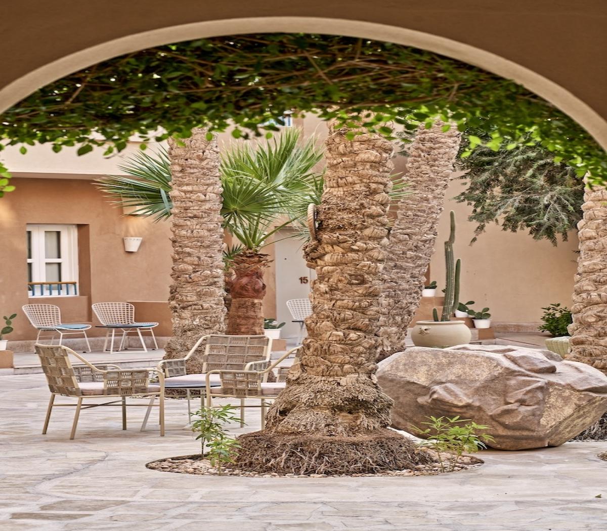 Captain's Inn / Captain's Inn