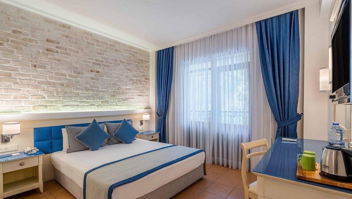 Champion Holiday Village / Champion Holiday Village