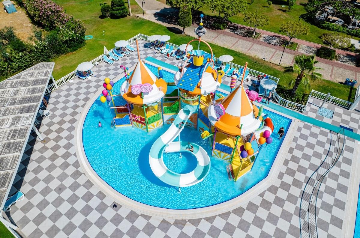 Club Marco Polo / Club Marco Polo