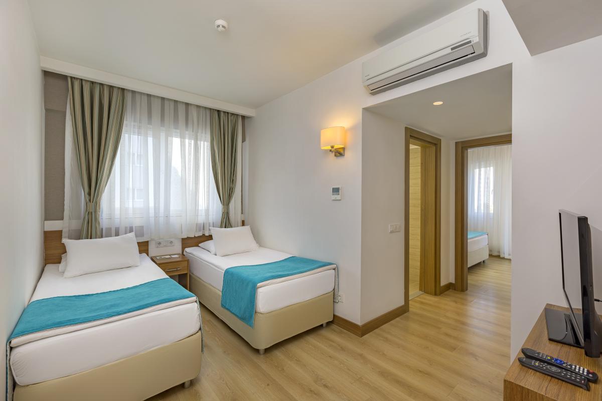 Grand Park Lara / Grand Park Lara