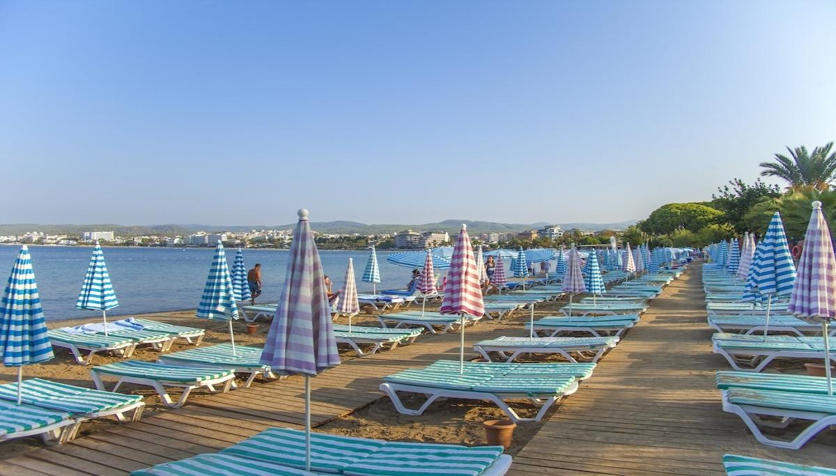 Lonicera World Resort Spa Hotel / Lonicera World Resort Spa Hotel