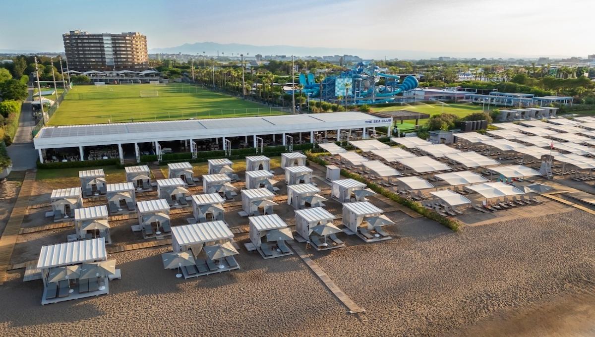 Nirvana Cosmopolitan / Nirvana Cosmopolitan