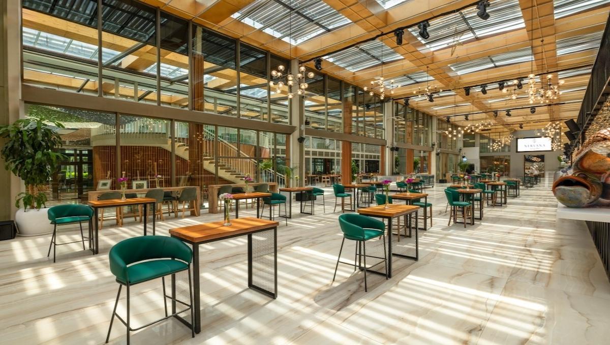 Nirvana Cosmopolitan / Nirvana Cosmopolitan