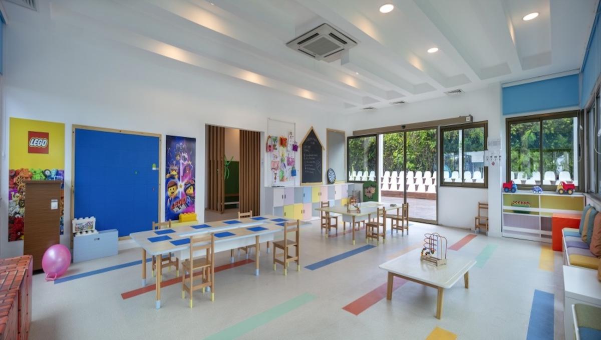 Nirvana Cosmopolitan / Nirvana Cosmopolitan