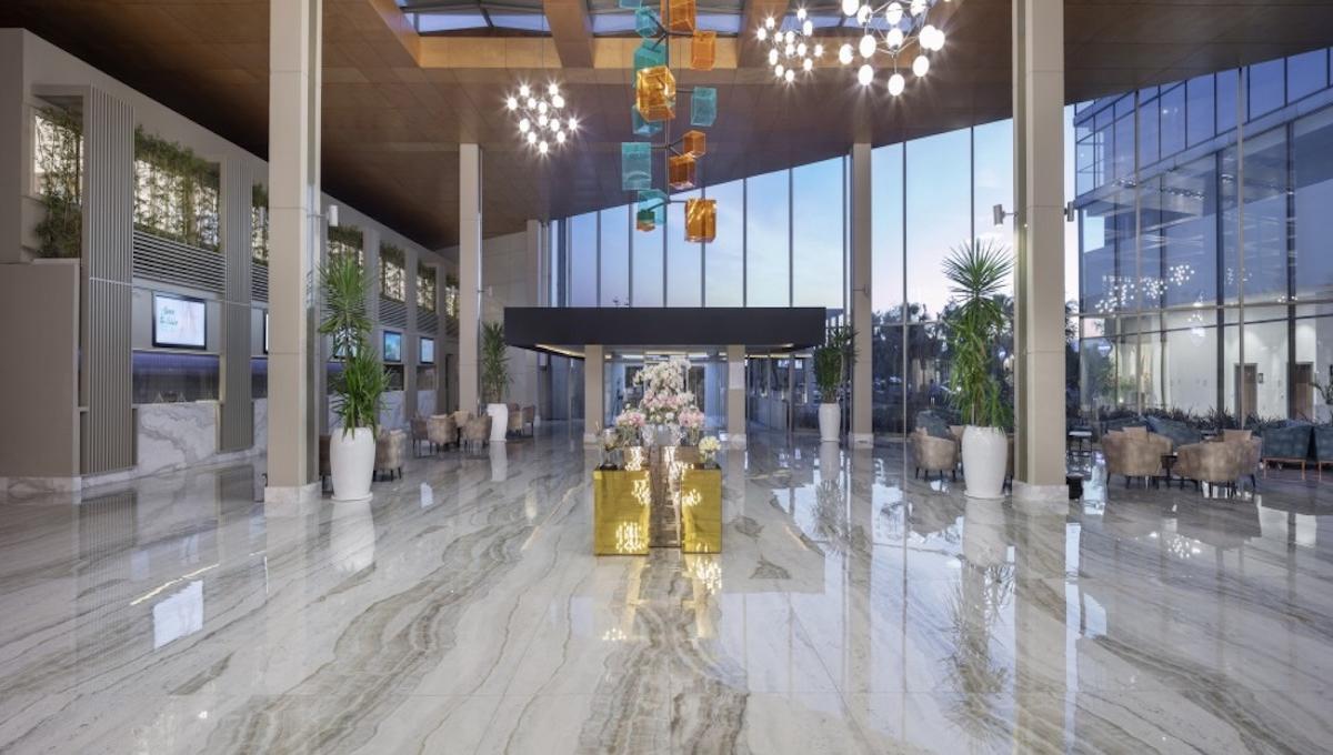 Nirvana Cosmopolitan / Nirvana Cosmopolitan