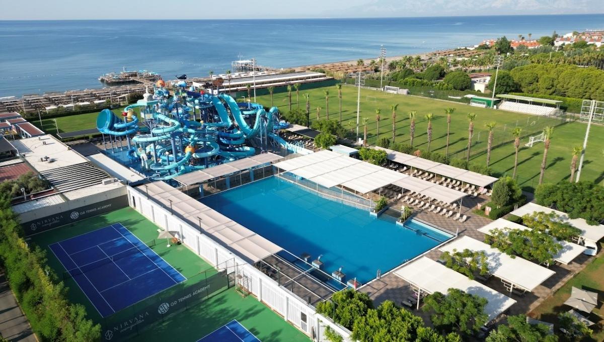 Nirvana Cosmopolitan / Nirvana Cosmopolitan