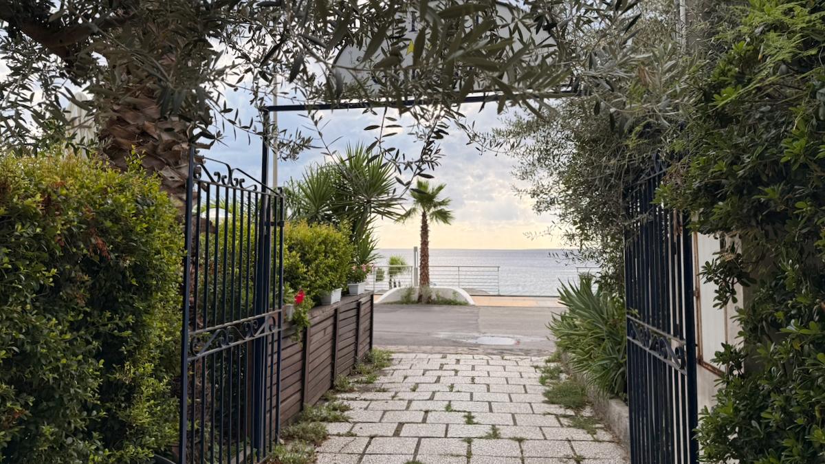 Chrismare / Chrismare