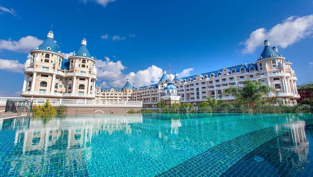 Haydarpasha Palace / Haydarpasha Palace