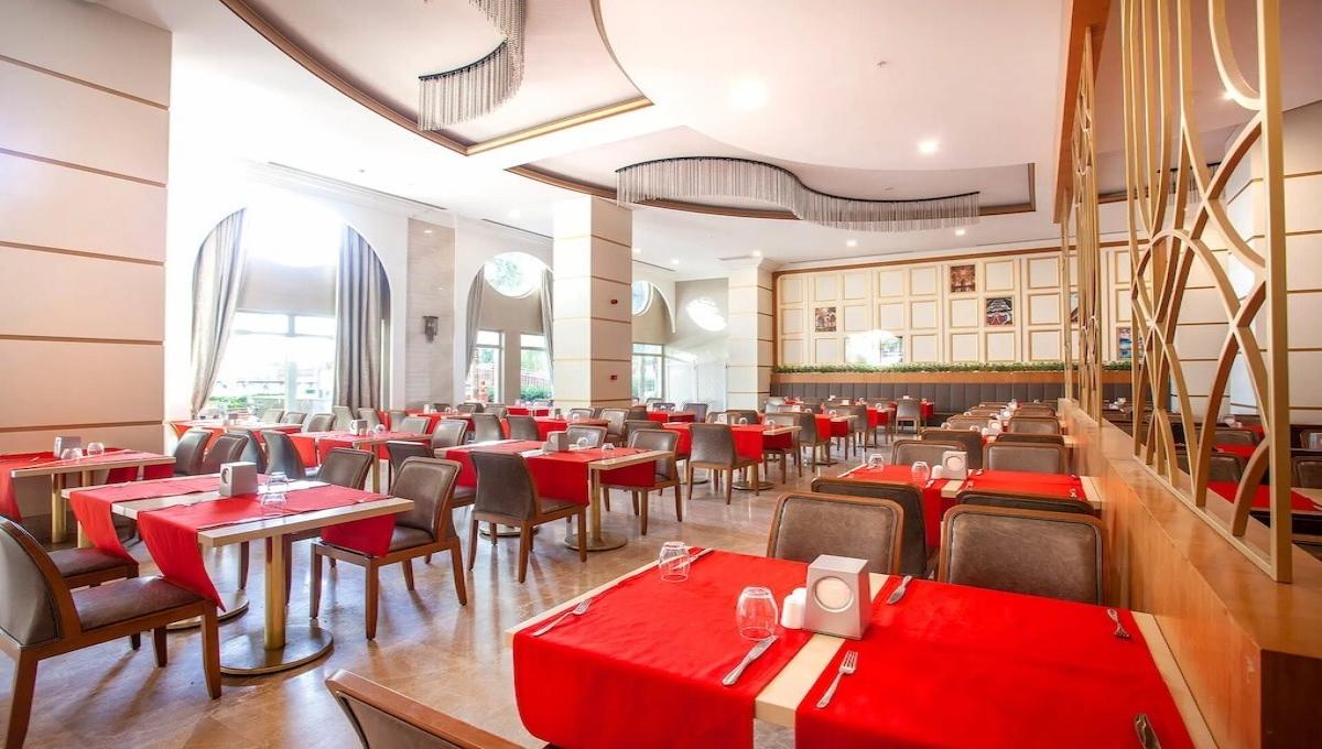 Haydarpasha Palace / Haydarpasha Palace